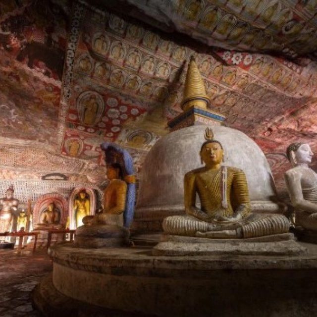 dieweltwartet-rundreise-srilanka-mit-kinder-hoehlentempel